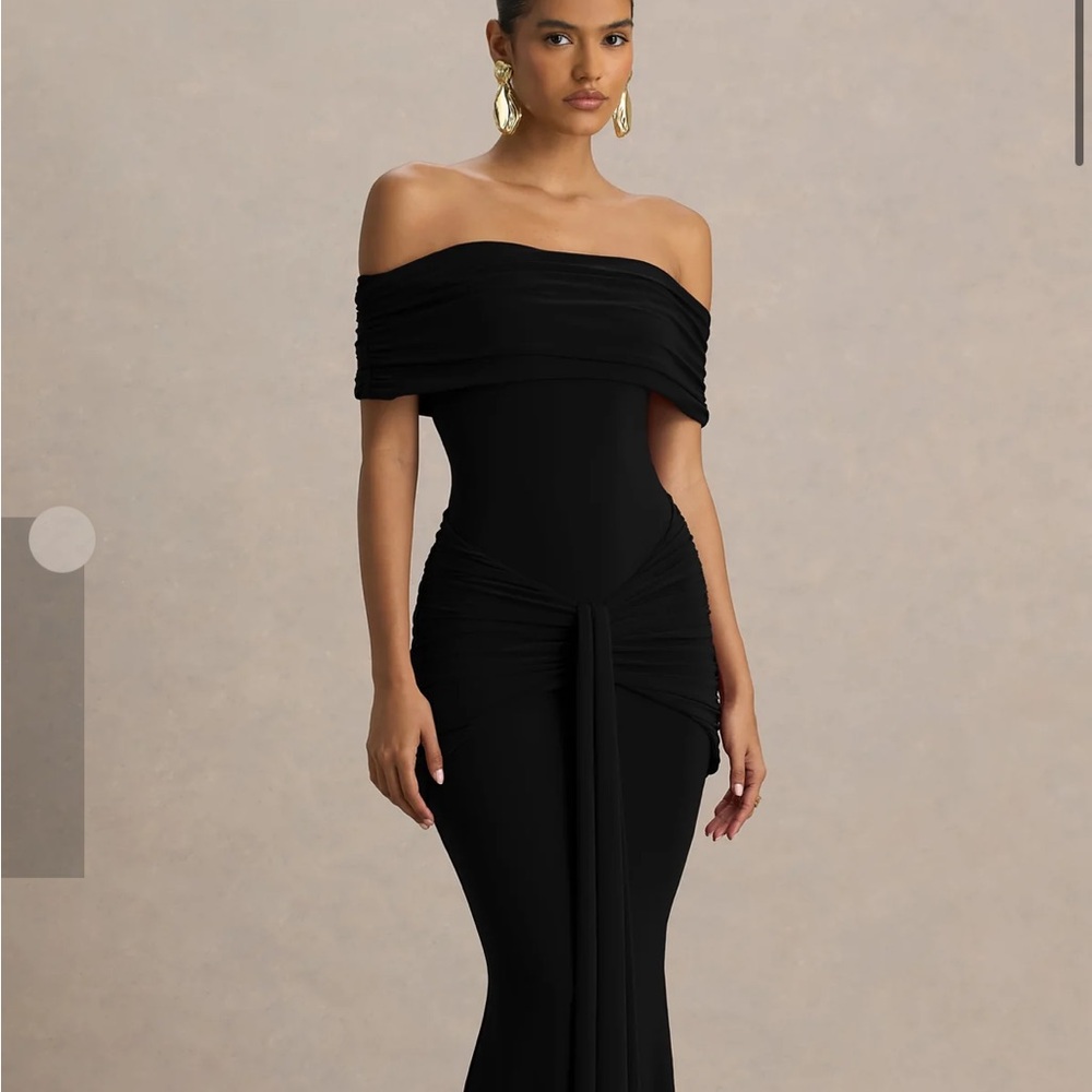 Club L London Black Off-Shoulder Maxi Dress